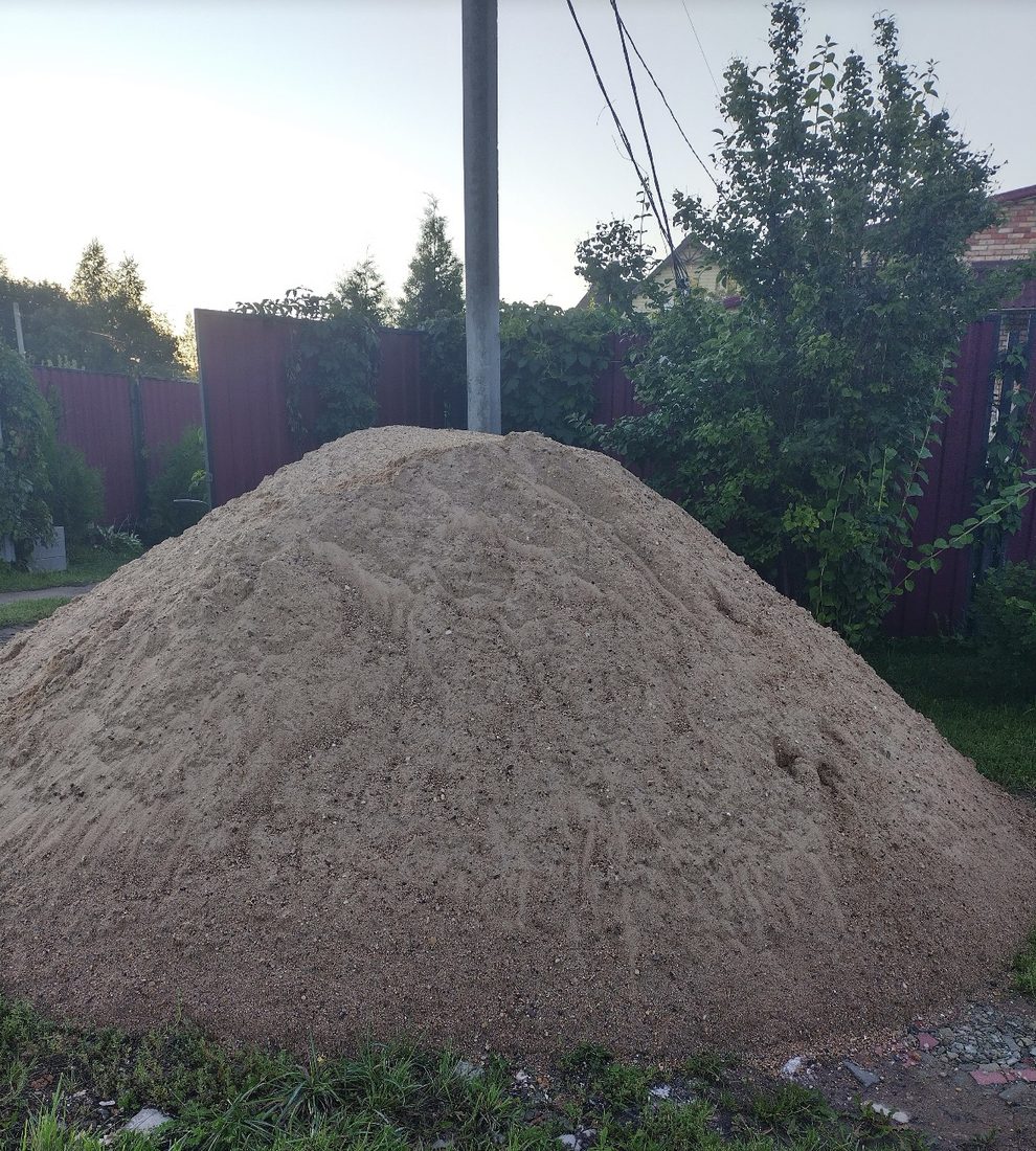 Песок, доставленный на объект